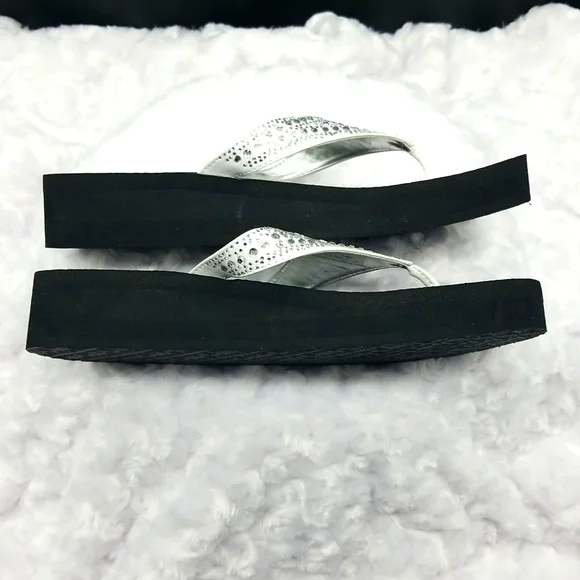 Sketchers Yoga Foam Size 9 Black With Silver Rhinestone Flip Flops - Picture 3 of 9